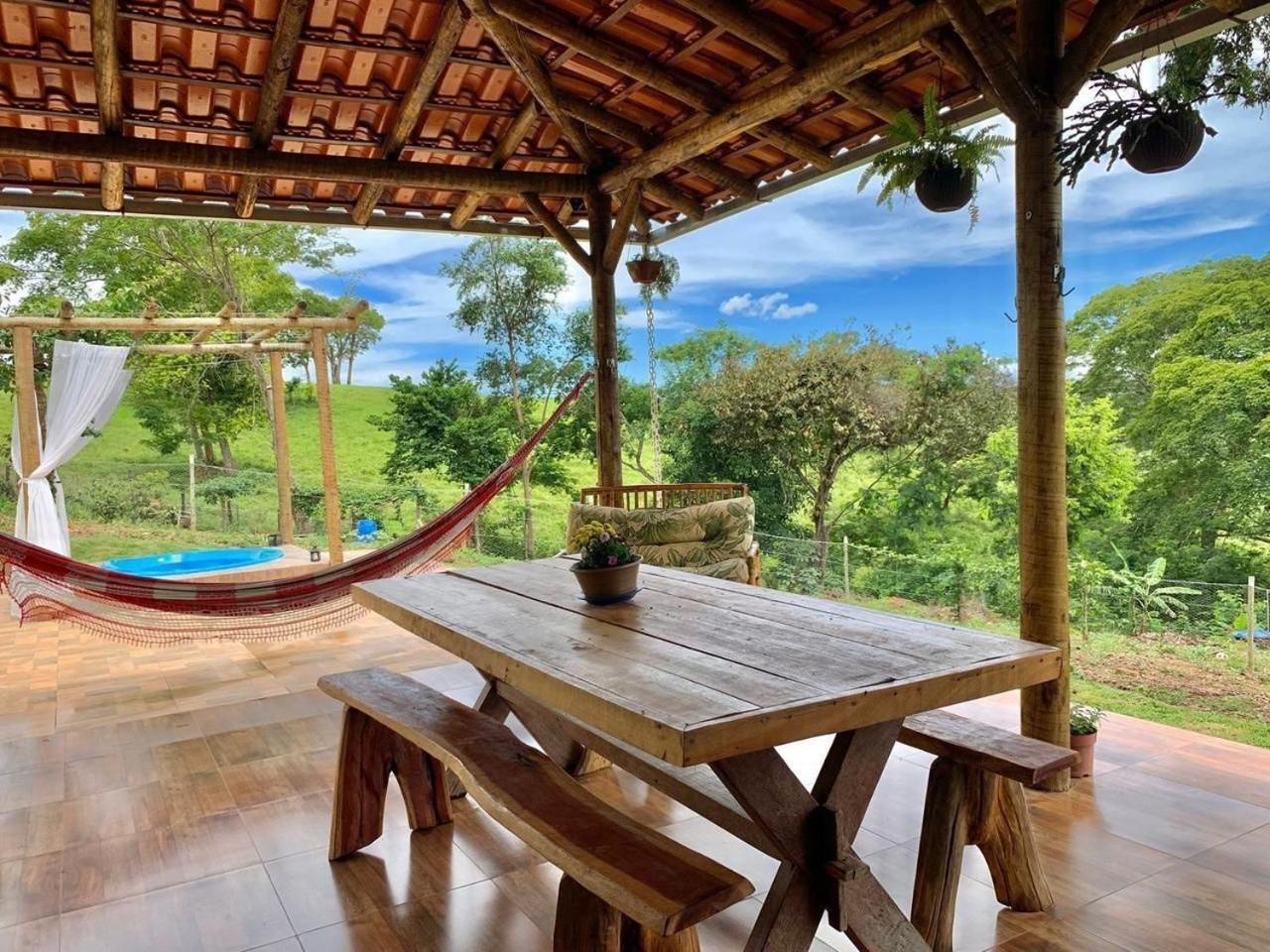 Chale Com Jacuzzi Vista Do Lago Alexania Exterior photo